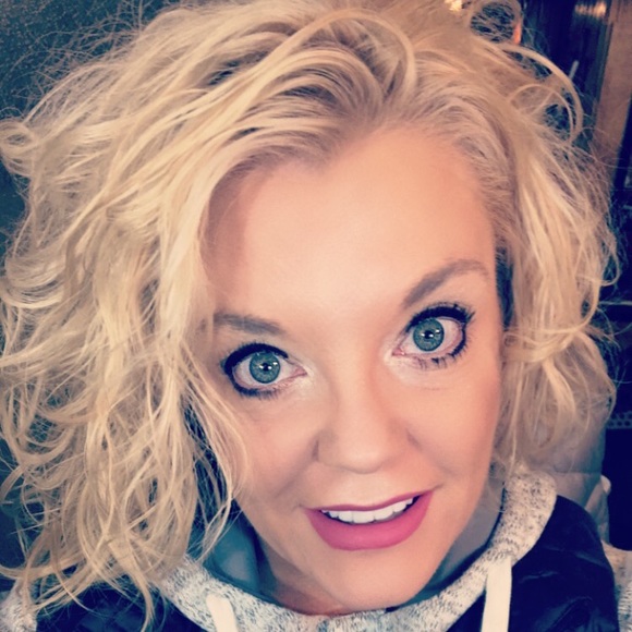 Meet the Posher Other - Meet your Posher, Teresa